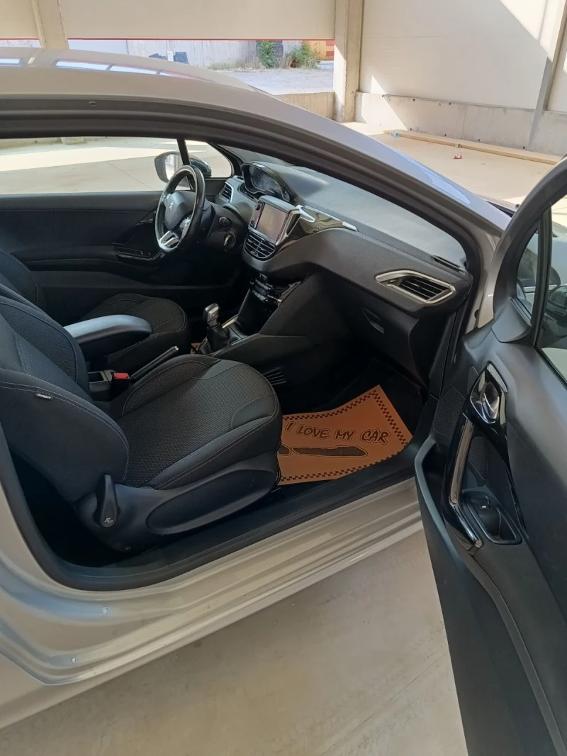 Peugeot 208 1600 Blue HDI, снимка 13 - Автомобили и джипове - 53238133