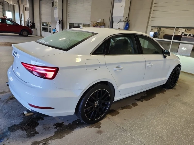 Audi A3 * TECHNIK * CARFAX * БЕЗ ПЪРВОНАЧАЛНА ВНОСКА, снимка 3 - Автомобили и джипове - 53372721