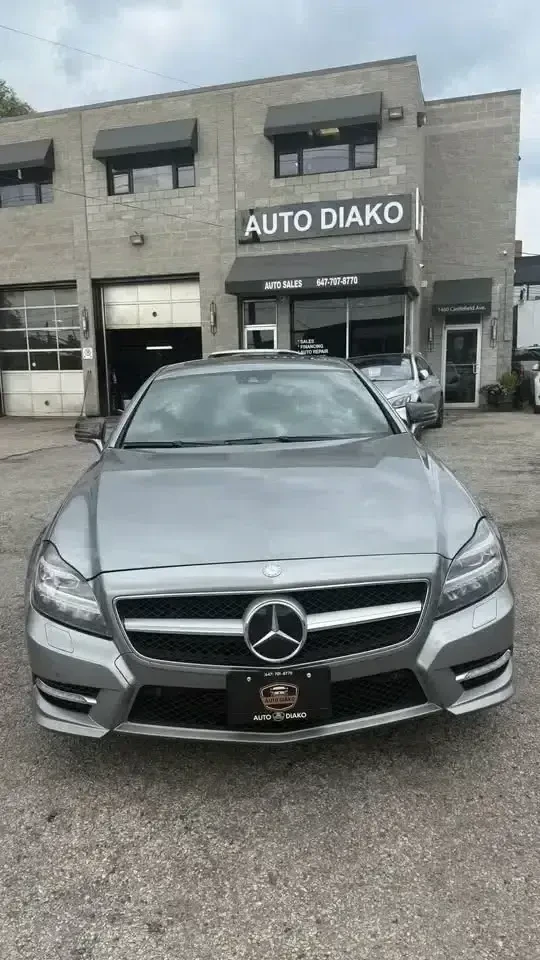 Mercedes-Benz CLS 550 4MATIC * * CARFAX * * АВТО КРЕДИТ * *  - изображение 3