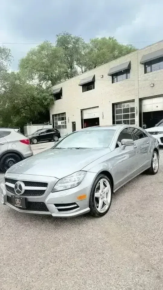 Mercedes-Benz CLS 550 4MATIC * * CARFAX * * АВТО КРЕДИТ * *  - изображение 2