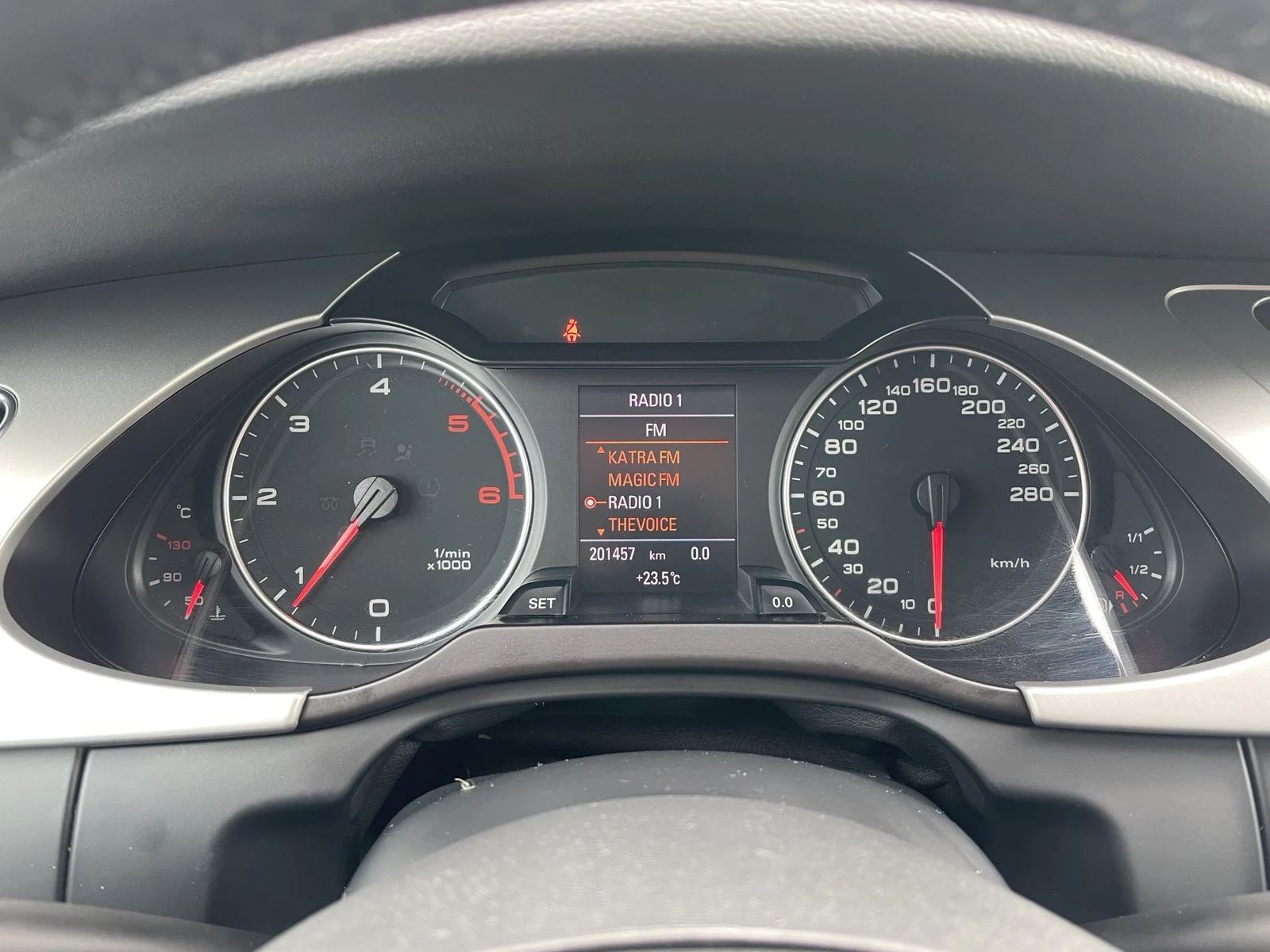 Audi A4 2.0TDI-143к.с., ЛИЗИНГ - изображение 10