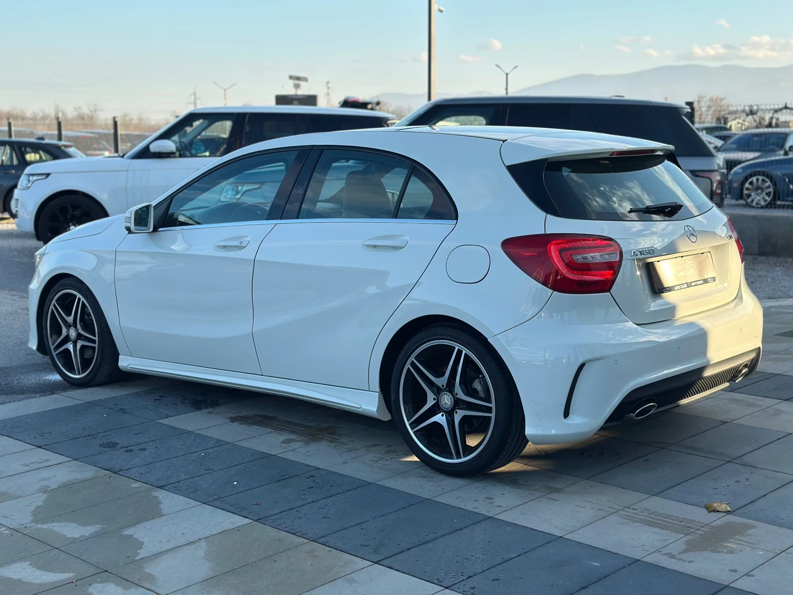 Mercedes-Benz A 180 * AMG LINE* Premium Edition* ПАНОРАМА*  - изображение 4