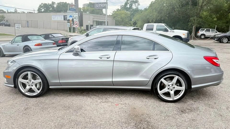 Mercedes-Benz CLS 550 4MATIC * * CARFAX * * АВТО КРЕДИТ * *  - изображение 5