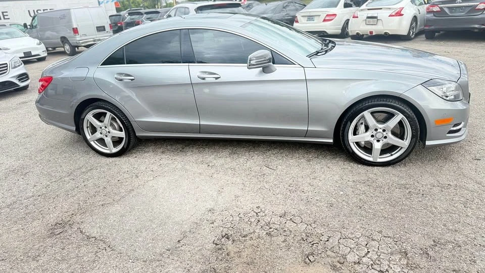 Mercedes-Benz CLS 550 4MATIC * * CARFAX * * АВТО КРЕДИТ * *  - изображение 4
