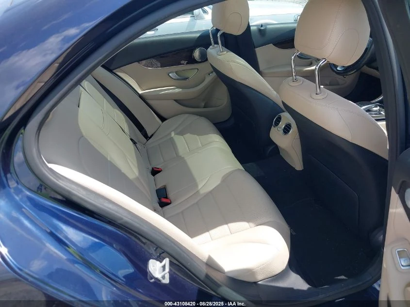 Mercedes-Benz C 300 4MATIC/PANO/BURMESTER/ПОДГРЕВ - изображение 8