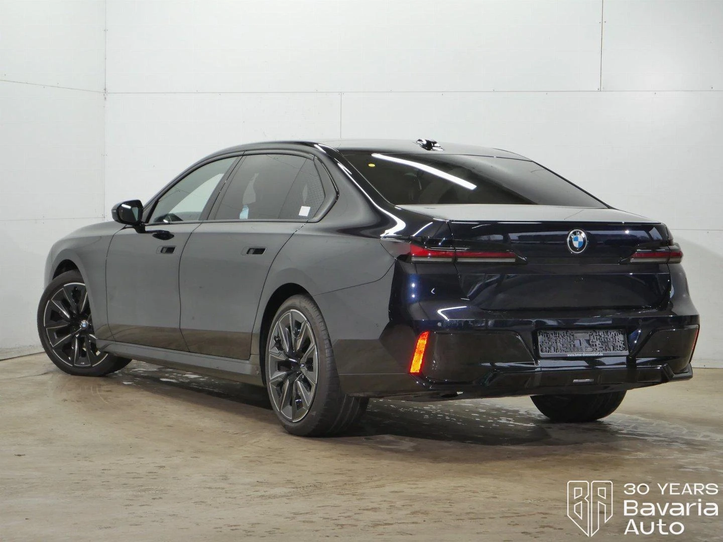 BMW 740 d xDrive M Sport Paket Sportautomatic - изображение 2