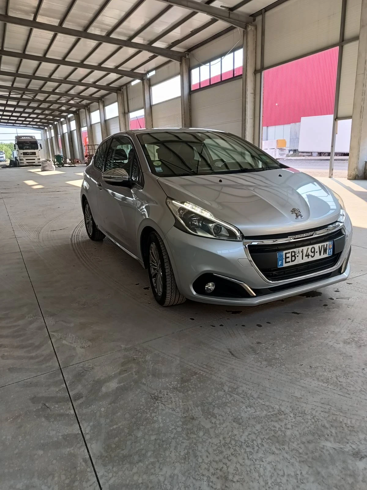 Peugeot 208 1600 Blue HDI - изображение 2