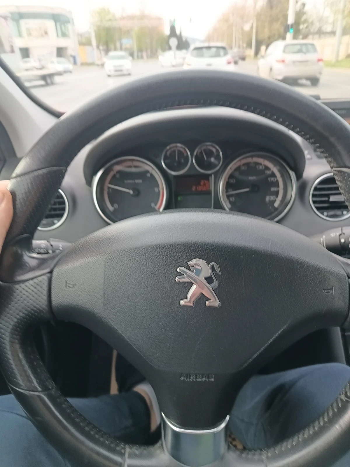 Peugeot 308 1600 e HDI, снимка 17 - Автомобили и джипове - 53238133