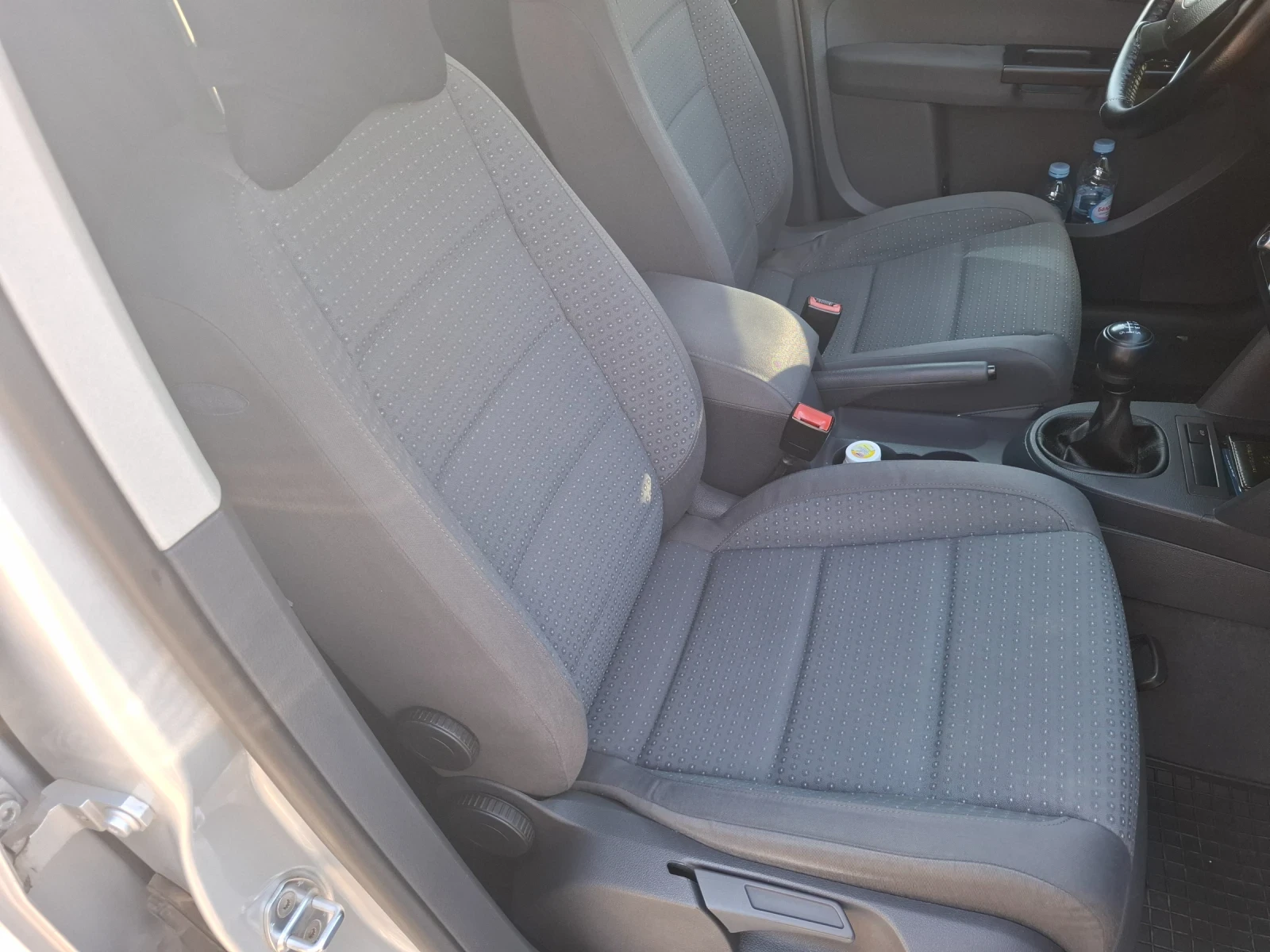 VW Touran 1.9 TDI 101кс, снимка 11 - Автомобили и джипове - 53858718