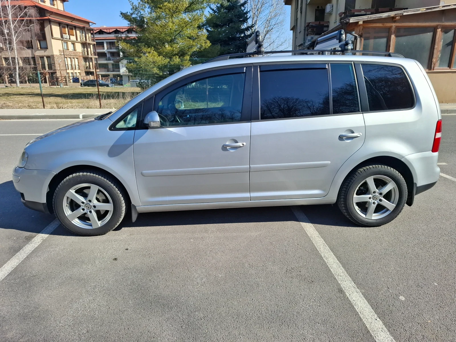 VW Touran 1.9 TDI 101кс, снимка 4 - Автомобили и джипове - 53858718