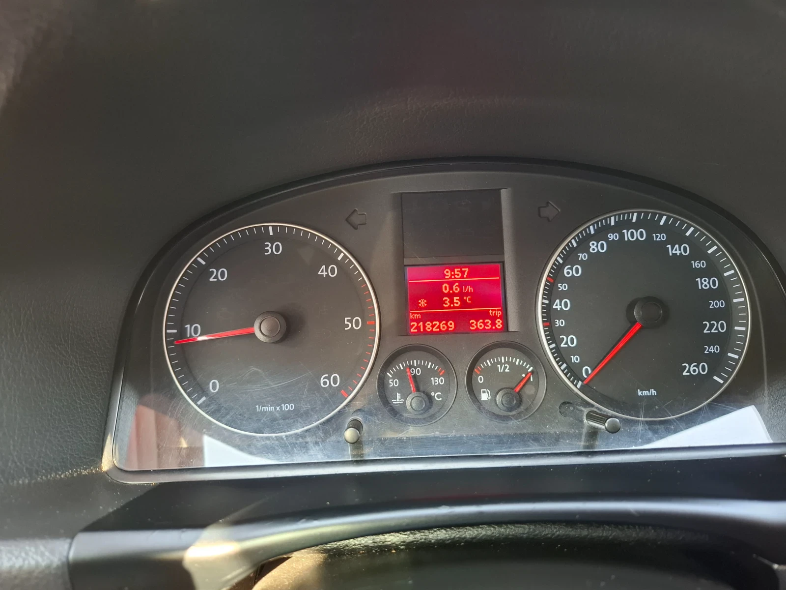 VW Touran 1.9 TDI 101кс, снимка 15 - Автомобили и джипове - 53858718