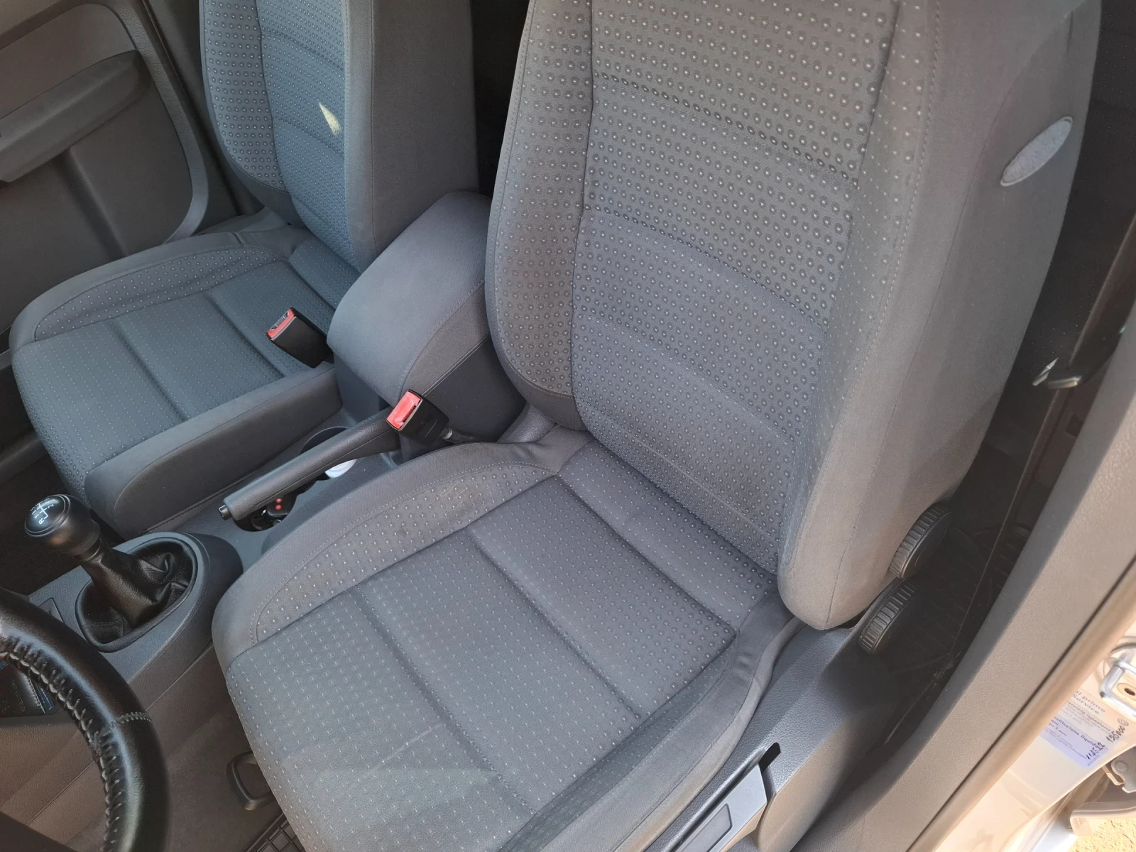 VW Touran 1.9 TDI 101кс, снимка 12 - Автомобили и джипове - 53858718