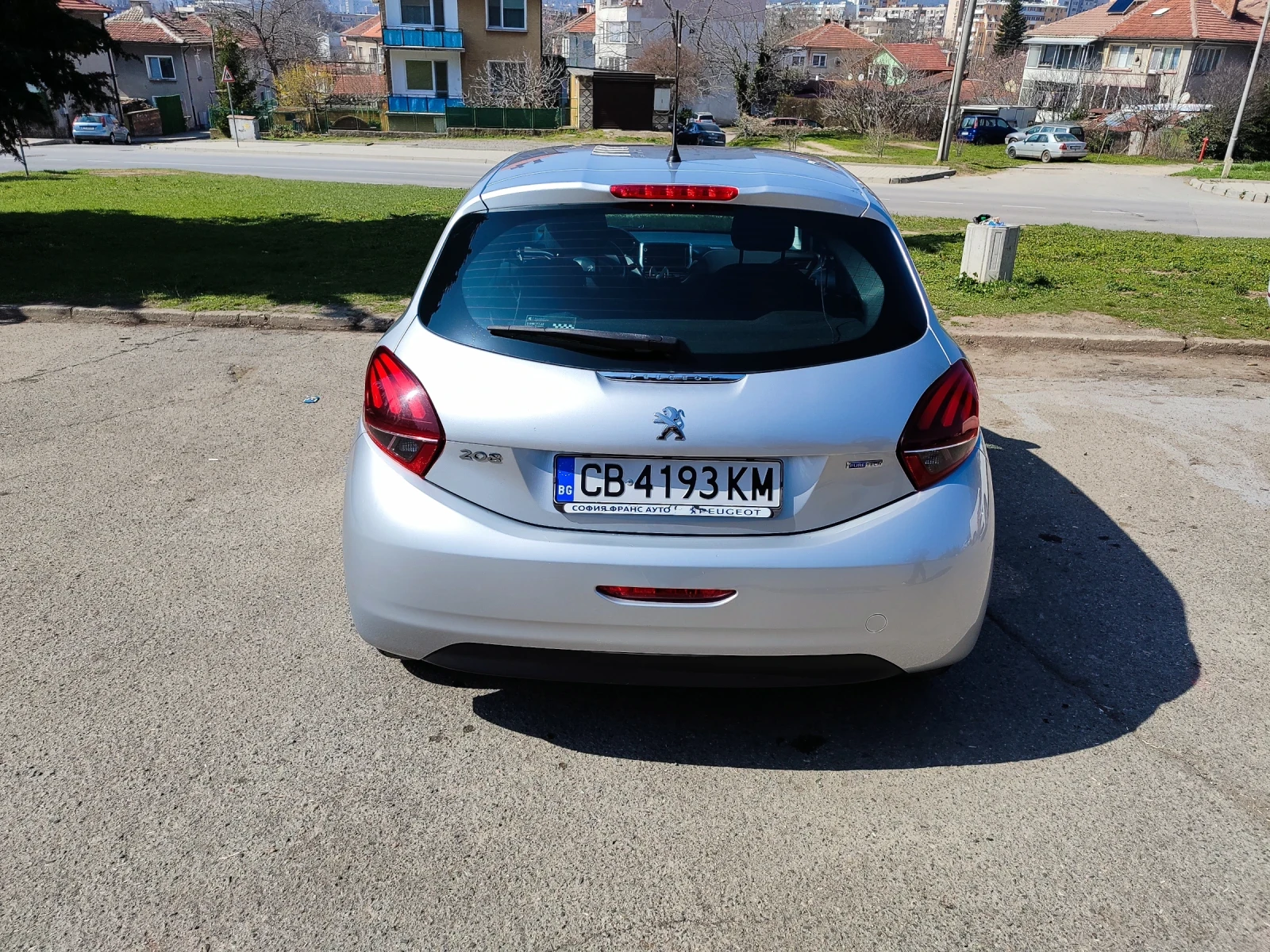 Peugeot 208, снимка 8 - Автомобили и джипове - 53878926