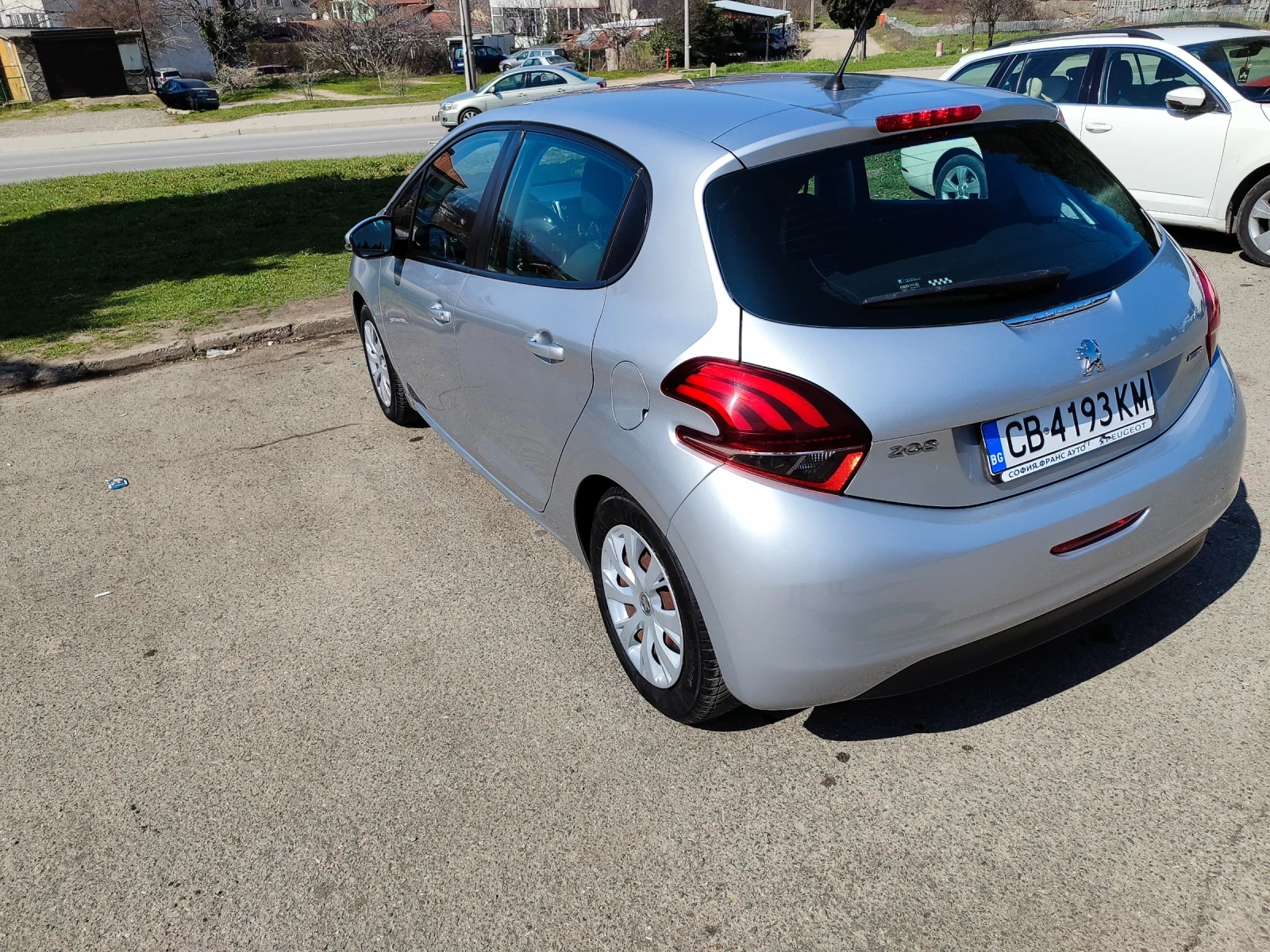 Peugeot 208, снимка 11 - Автомобили и джипове - 53878926