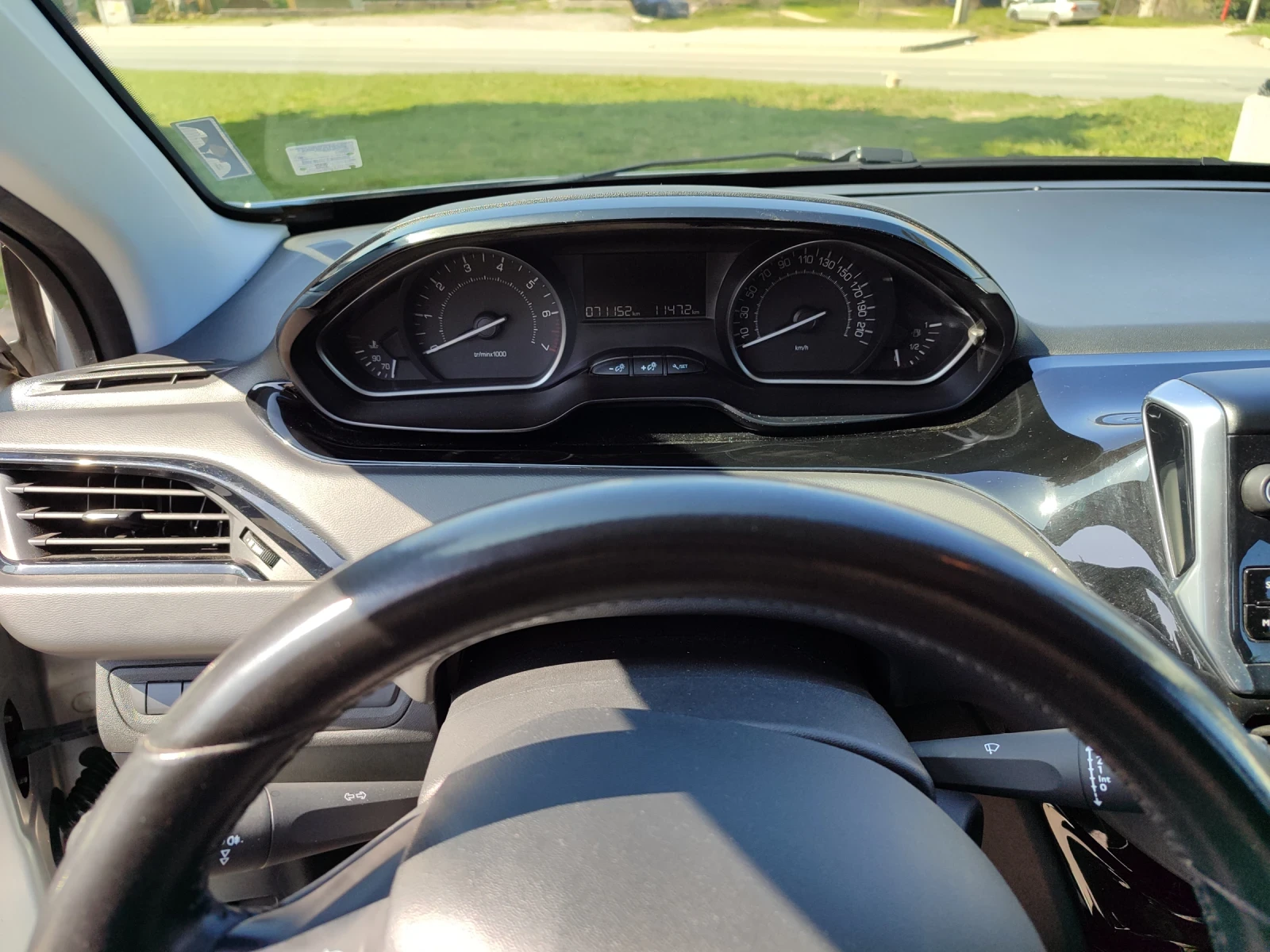 Peugeot 208, снимка 9 - Автомобили и джипове - 53878926