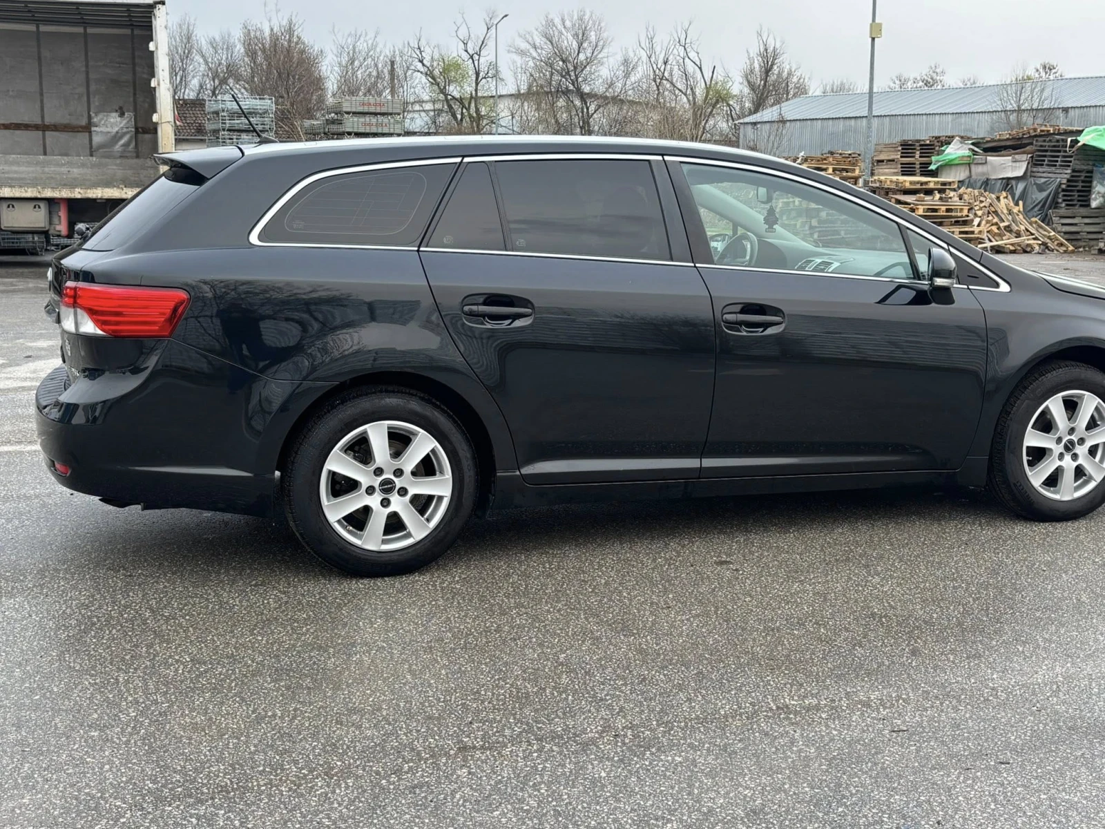 Toyota Avensis 1, 8 БЕНЗИН EURO5, снимка 8 - Автомобили и джипове - 53890086