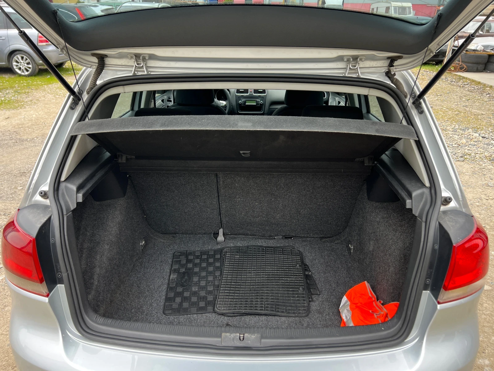 VW Golf 2.0TDI-110к.с./ Климатроник/ Италия, снимка 11 - Автомобили и джипове - 54218518