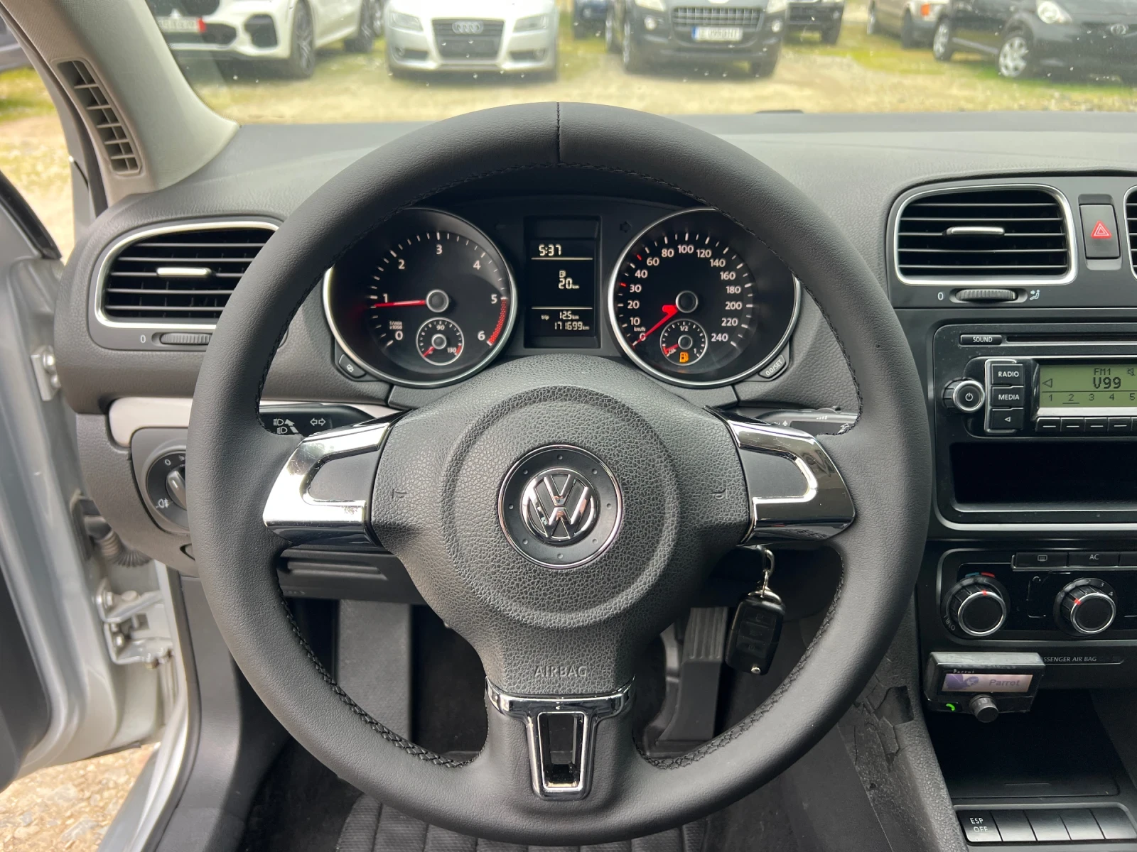 VW Golf 2.0TDI-110к.с./ Климатроник/ Италия, снимка 13 - Автомобили и джипове - 54218518