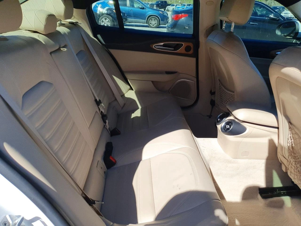 Alfa Romeo Giulia Ti Sport* HARMAN KARDON* ПОДГРЕВ* ПАМЕТ* 2 КЛЮЧА* , снимка 10 - Автомобили и джипове - 54224703