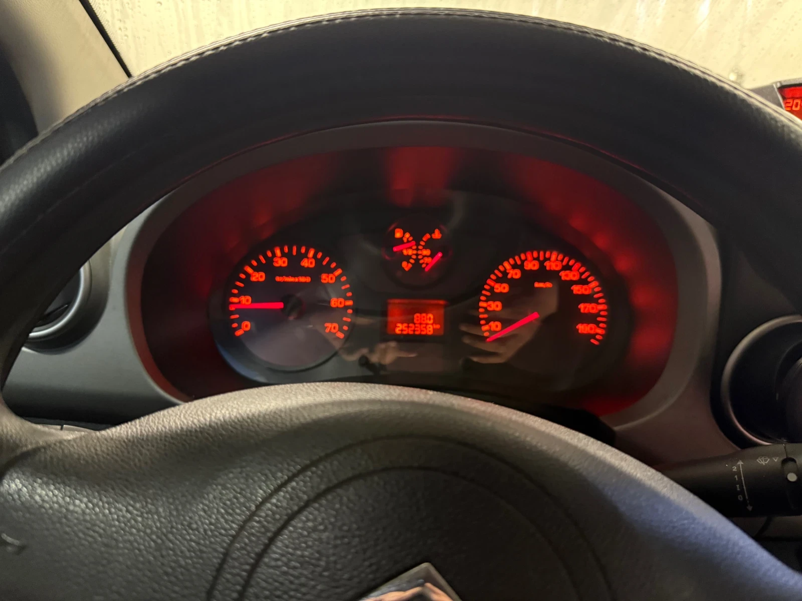 Citroen Berlingo 1.6 HDI, снимка 8 - Автомобили и джипове - 54891723