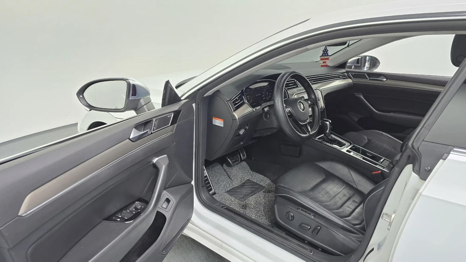 VW Arteon PRESTIGE !УНИКАТ! #HEAD UP/360/ !ПАНОРАМА, снимка 10 - Автомобили и джипове - 55063666