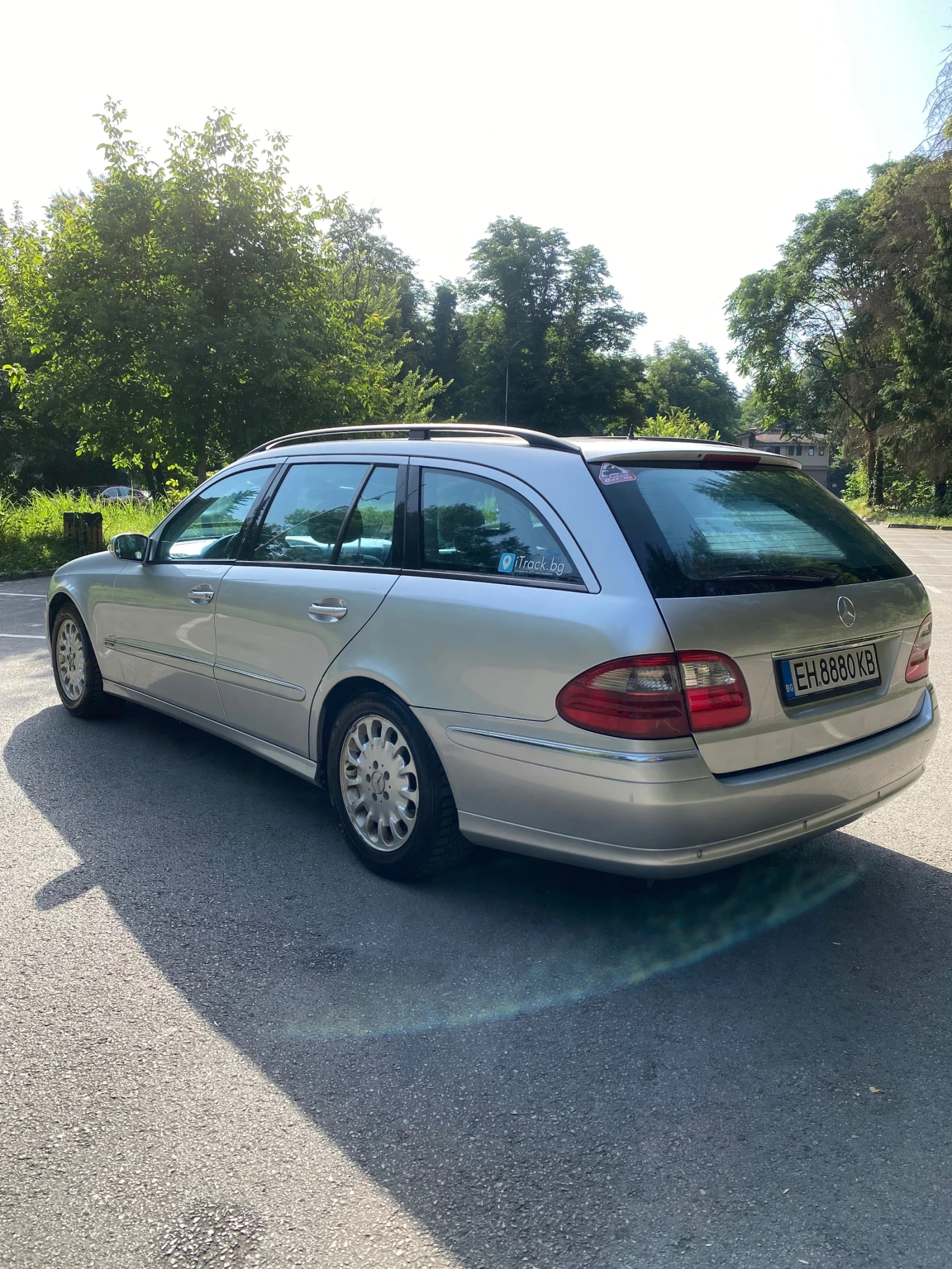 Mercedes-Benz E 220 Avantgarde, снимка 3 - Автомобили и джипове - 55524063