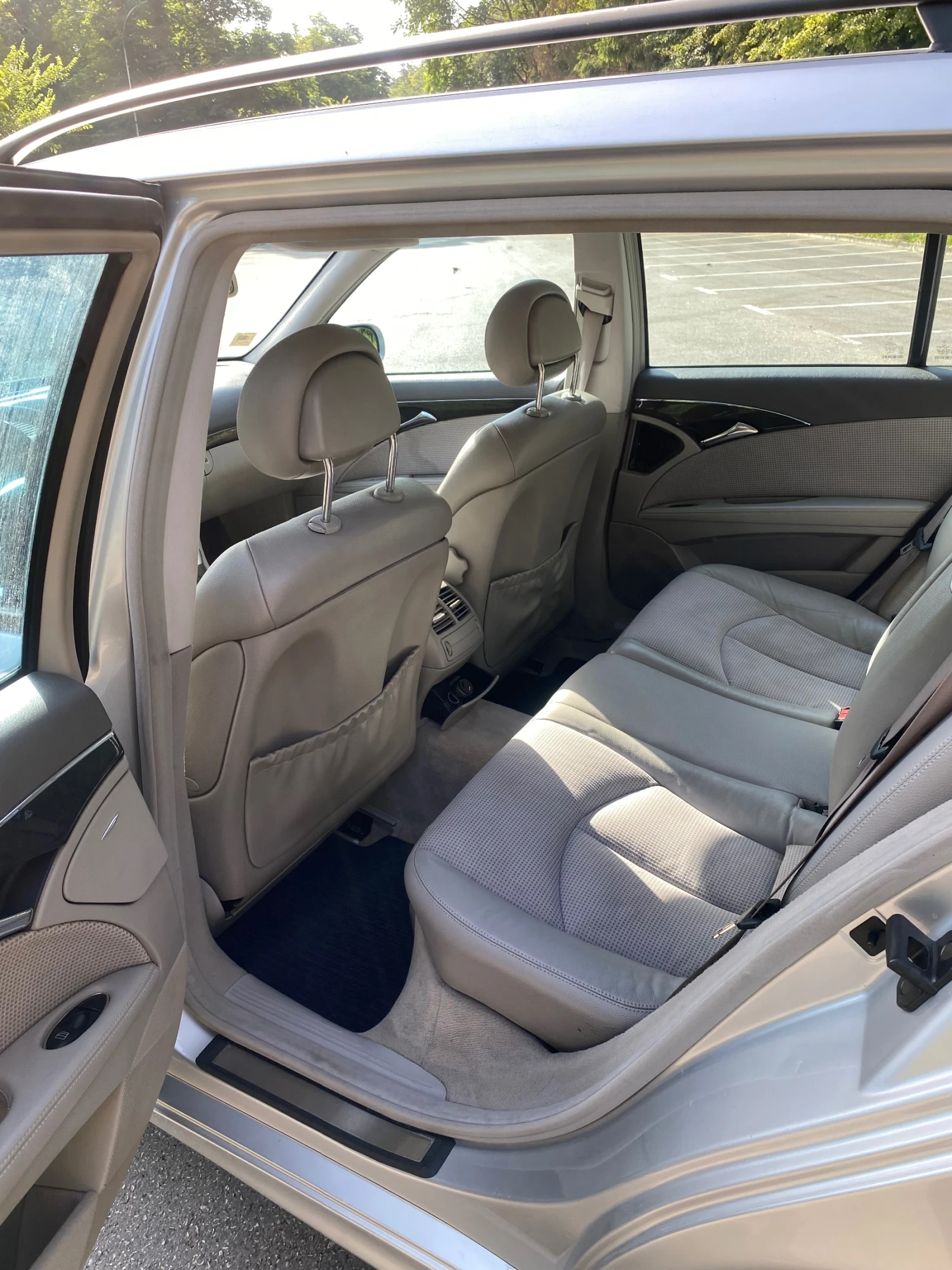 Mercedes-Benz E 220 Avantgarde, снимка 9 - Автомобили и джипове - 55524063