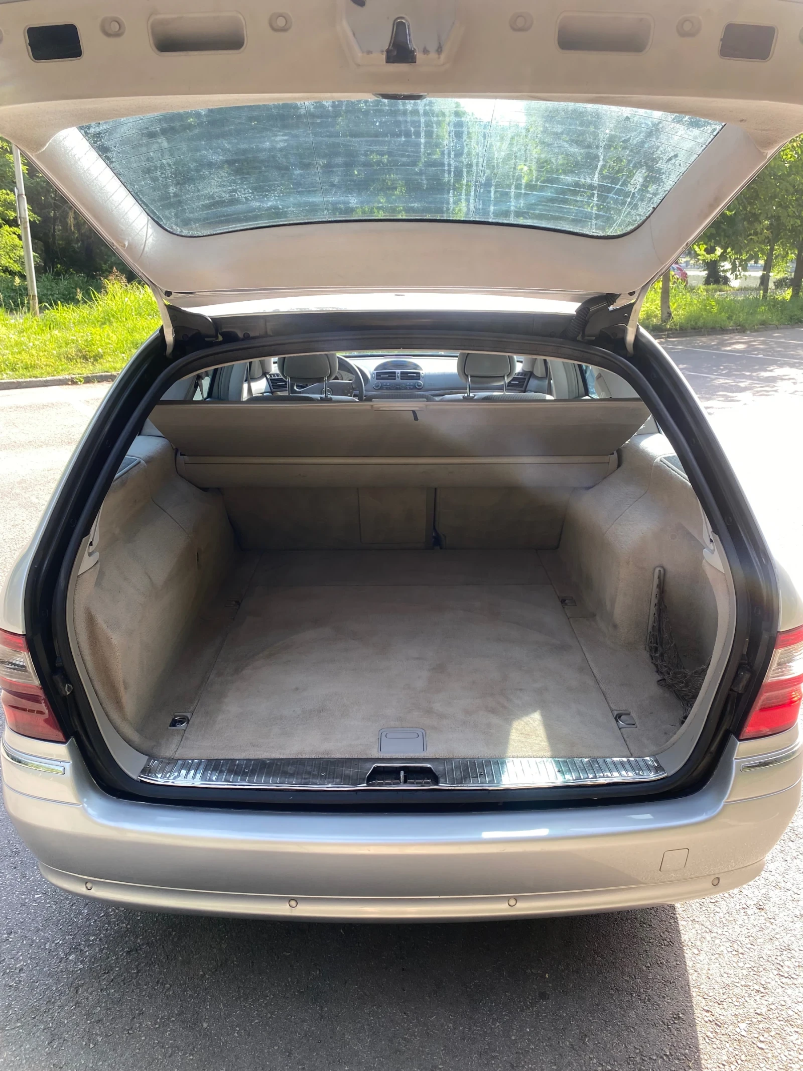 Mercedes-Benz E 220 Avantgarde, снимка 8 - Автомобили и джипове - 55524063