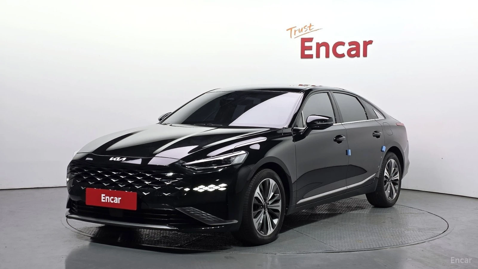 Kia K8 3.5* NOBLESSE* КОЖА* ПОДГРЕВ* КАМЕРА* ОБДУХВАНЕ* L