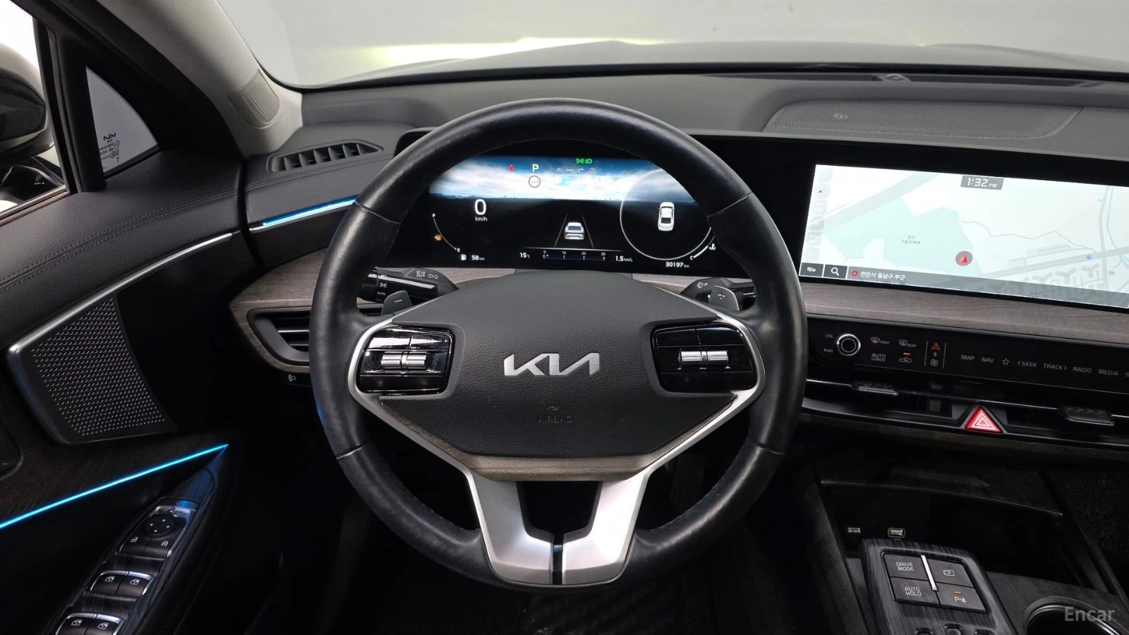 Kia K8 3.5* NOBLESSE* КОЖА* ПОДГРЕВ* КАМЕРА* ОБДУХВАНЕ* L, снимка 14 - Автомобили и джипове - 55532589