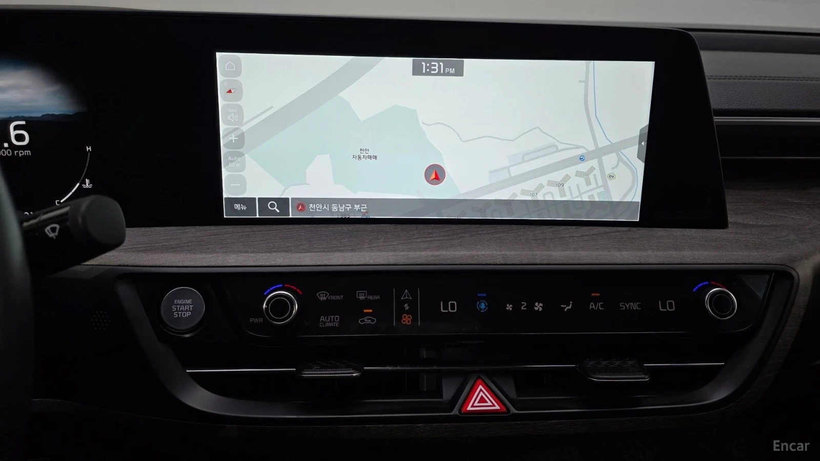 Kia K8 3.5* NOBLESSE* КОЖА* ПОДГРЕВ* КАМЕРА* ОБДУХВАНЕ* L, снимка 15 - Автомобили и джипове - 55532589