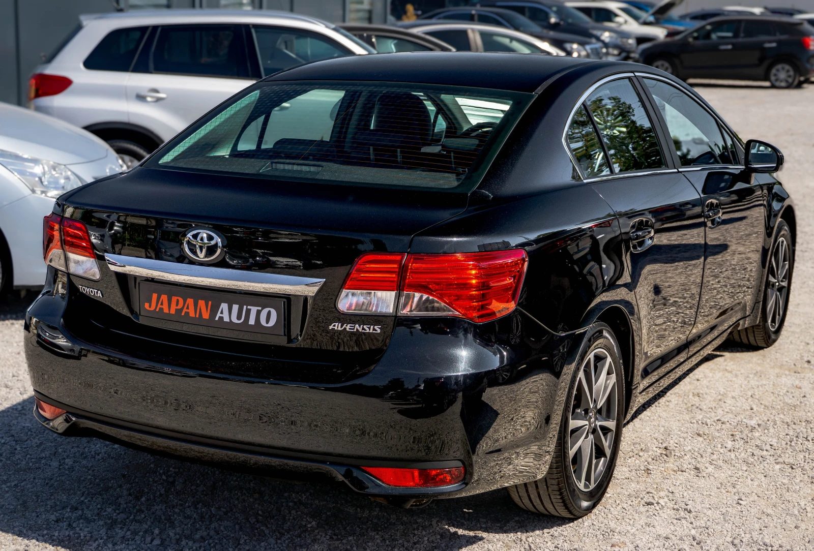 Toyota Avensis 1.8 бензин ТОП! АЛКАНТАТА! ГАРАНЦИЯ! , снимка 4 - Автомобили и джипове - 56005314