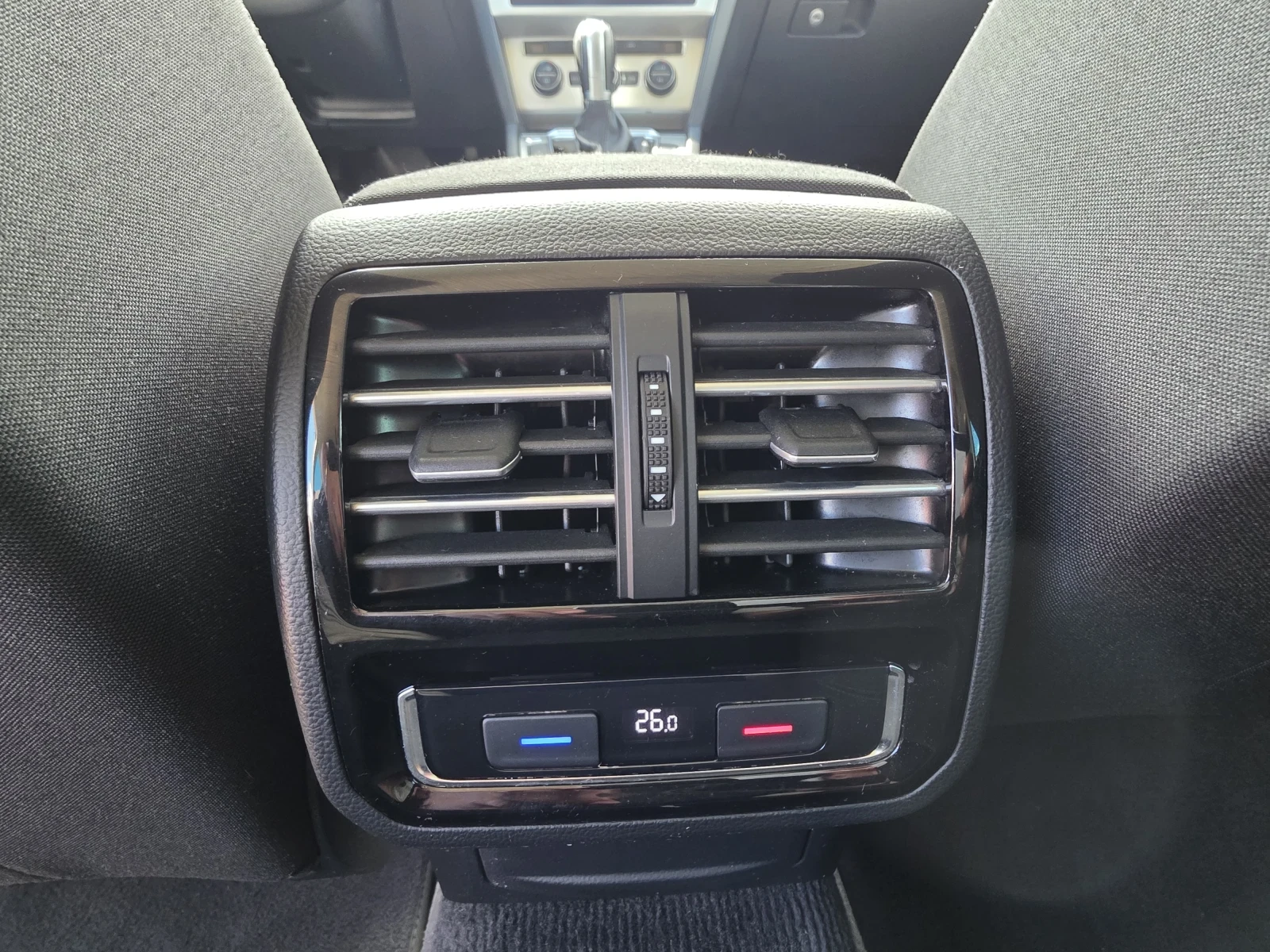 VW Passat Топ състояние лизинг , снимка 10 - Автомобили и джипове - 56177104