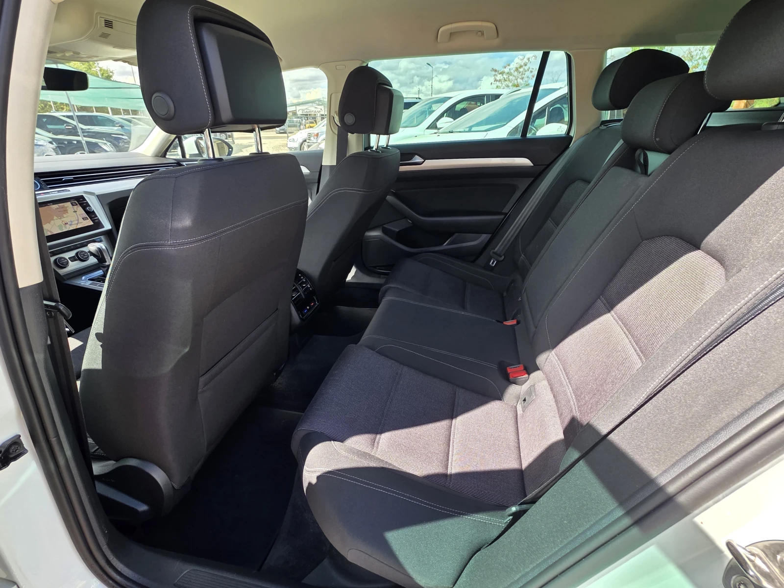 VW Passat Топ състояние лизинг , снимка 11 - Автомобили и джипове - 56177104