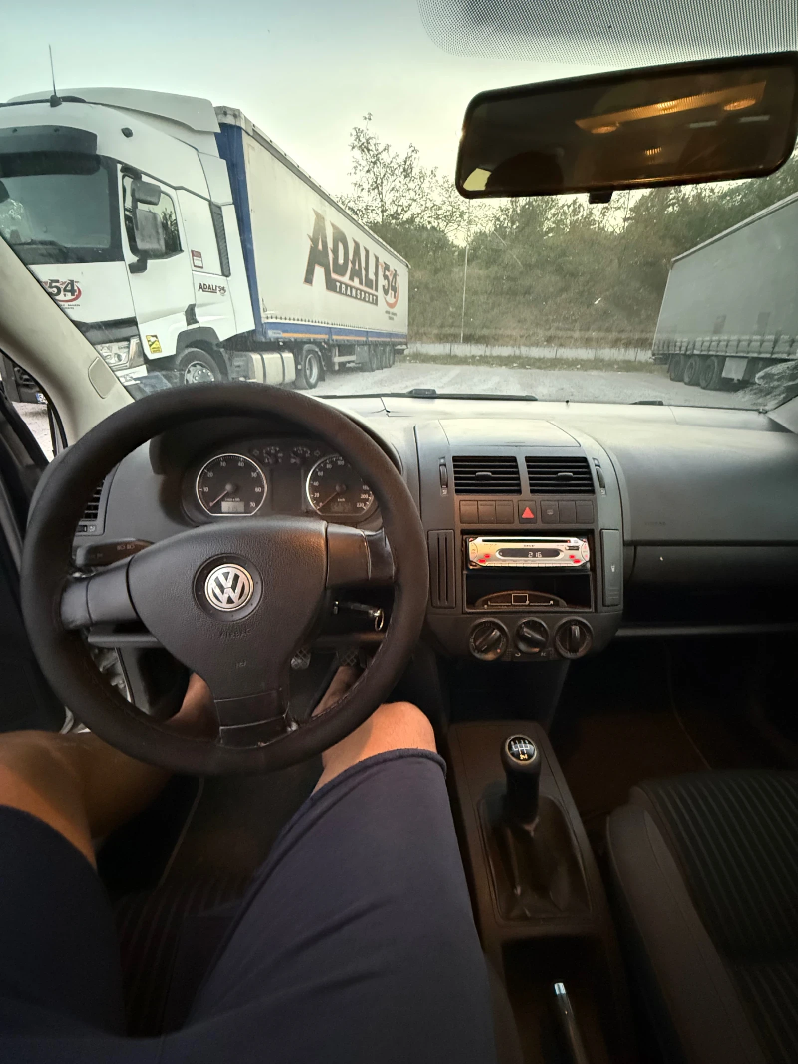 VW Polo, снимка 5 - Автомобили и джипове - 56184245