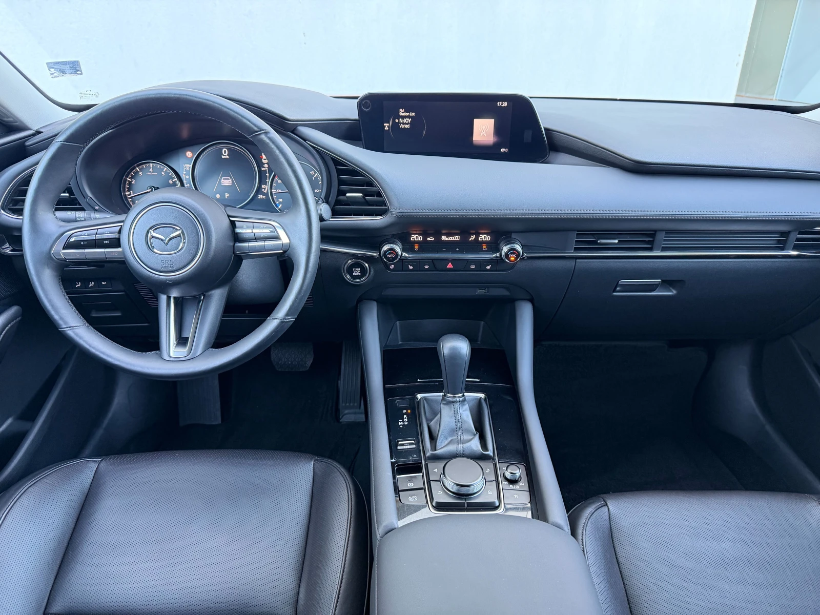 Mazda 3 2.0 e-SkyActiv-G, снимка 9 - Автомобили и джипове - 56379245