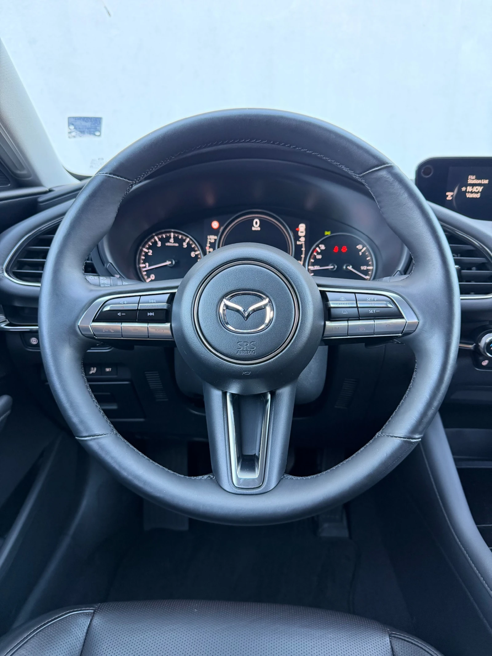Mazda 3 2.0 e-SkyActiv-G, снимка 10 - Автомобили и джипове - 56379245