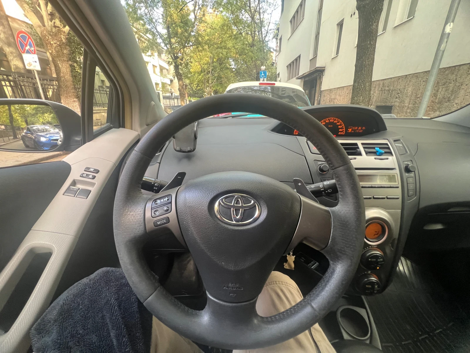 Toyota Yaris, снимка 7 - Автомобили и джипове - 56438942