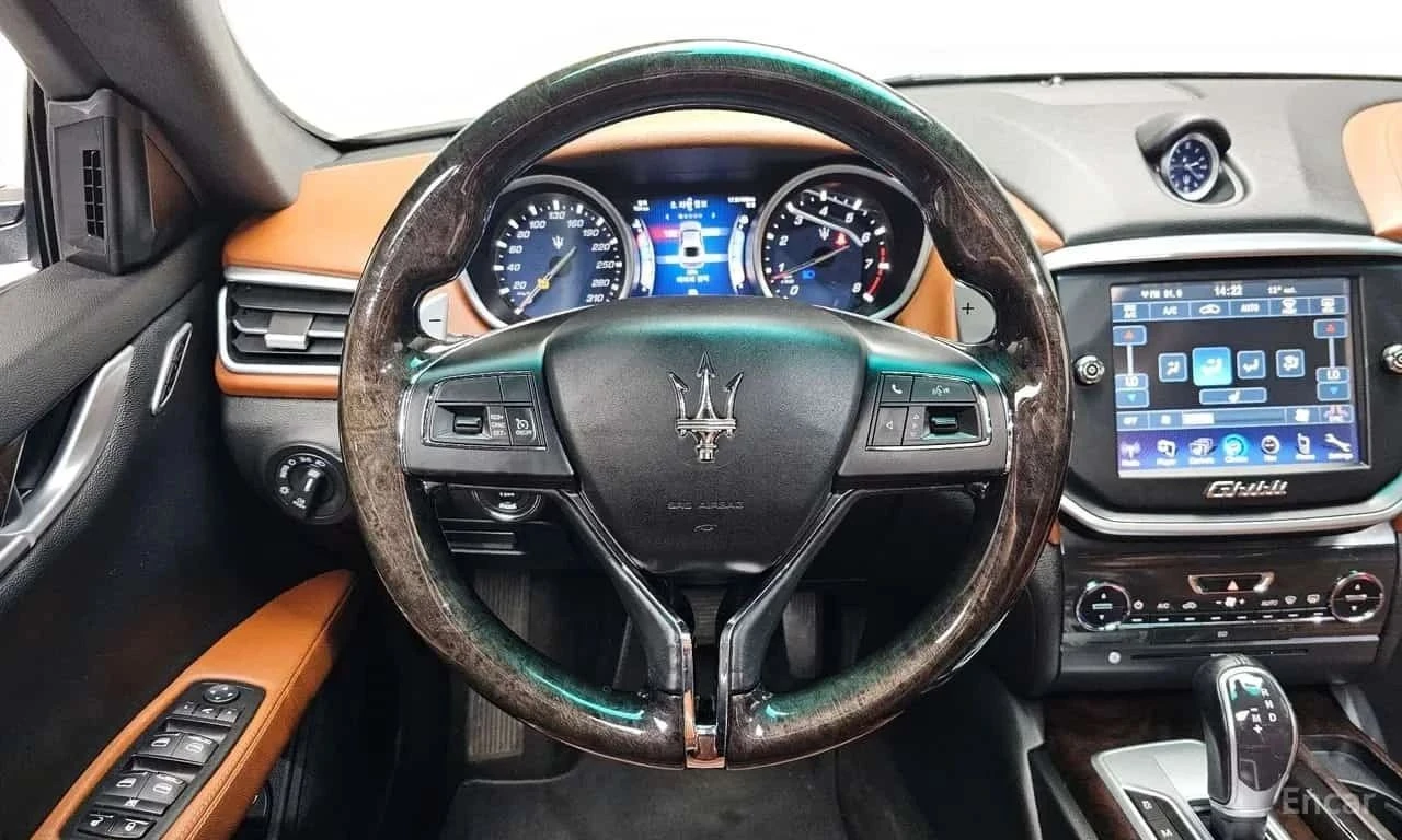 Maserati Ghibli, снимка 8 - Автомобили и джипове - 56689908