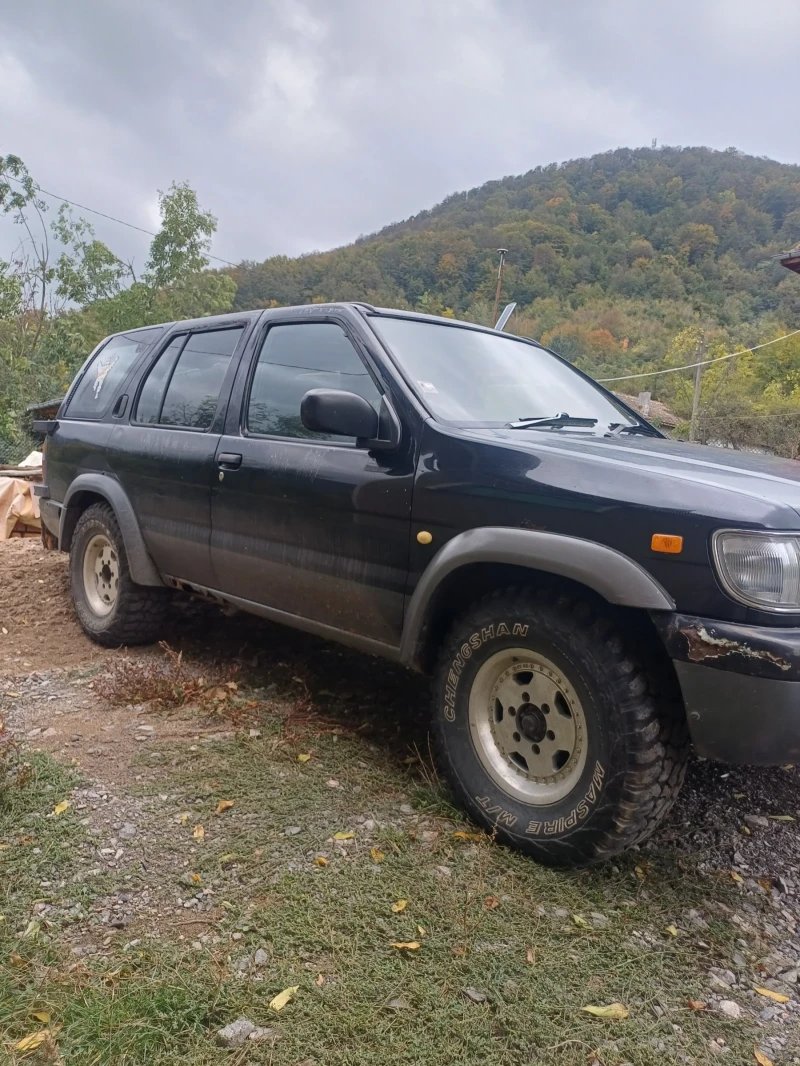 Nissan Terrano 2, 700