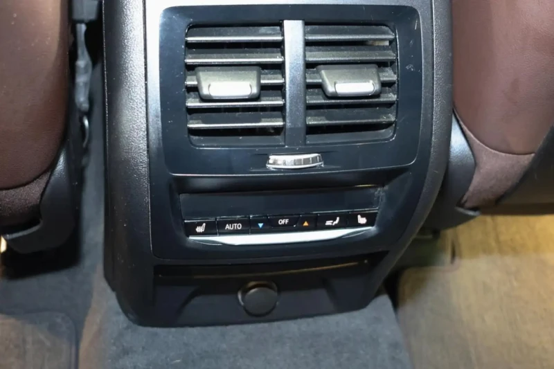 BMW X3 30i* М-Pack* Head-up* Harman/Kardon* Подгрев* Пано, снимка 16 - Автомобили и джипове - 52693664