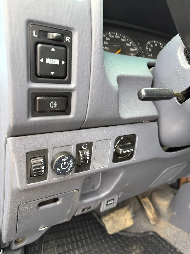 Toyota Land cruiser J90, снимка 10 - Автомобили и джипове - 52875877