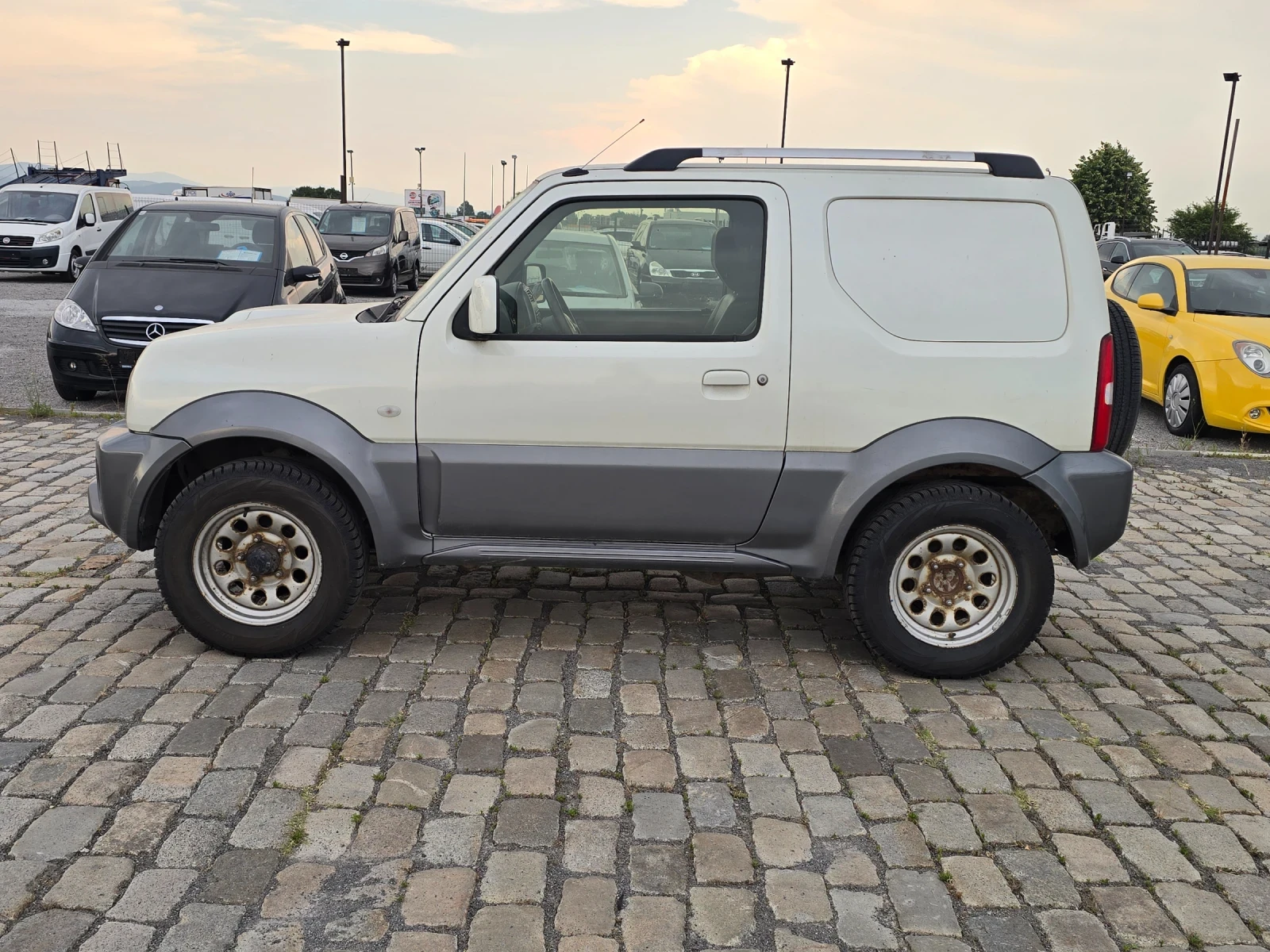 Suzuki Jimny 1.3i 4x4 ТОВАРЕН N1 120900 км. ЕВРО 5 - изображение 4
