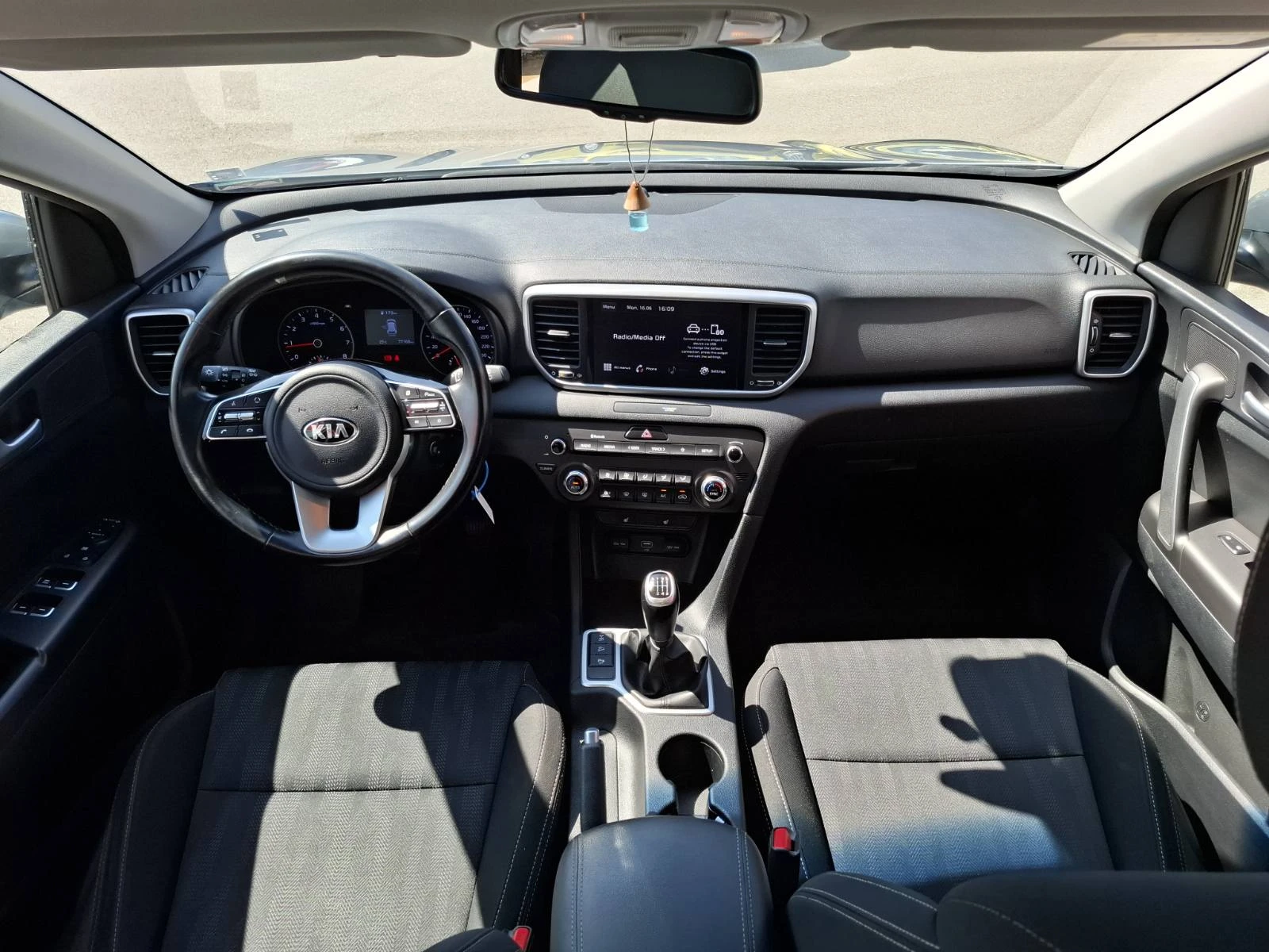 Kia Sportage 1.6 T-gdi Гаранция - изображение 8