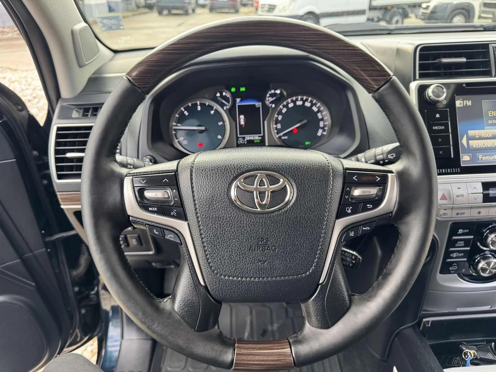 Toyota Land cruiser KEYLESS, DISTRONIC.�������.�����.������!!! | Mobile.bg � ����������� 13