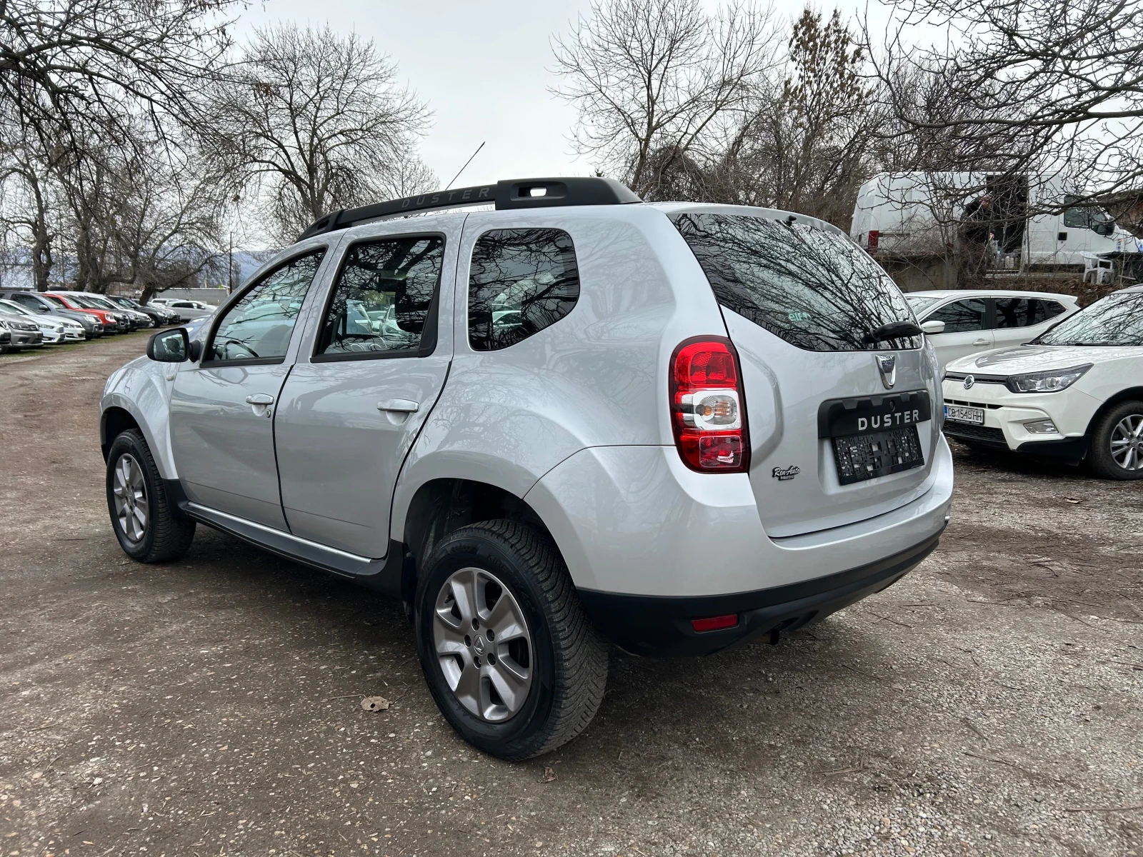 Dacia Duster 1.6 i BI FUEL BRC  - изображение 6