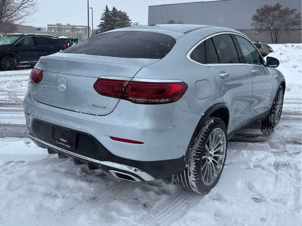 Mercedes-Benz GLC 300 /DISTRONIC/360/CARFAX/АВТОКРЕДИТ, снимка 4 - Автомобили и джипове - 55601815