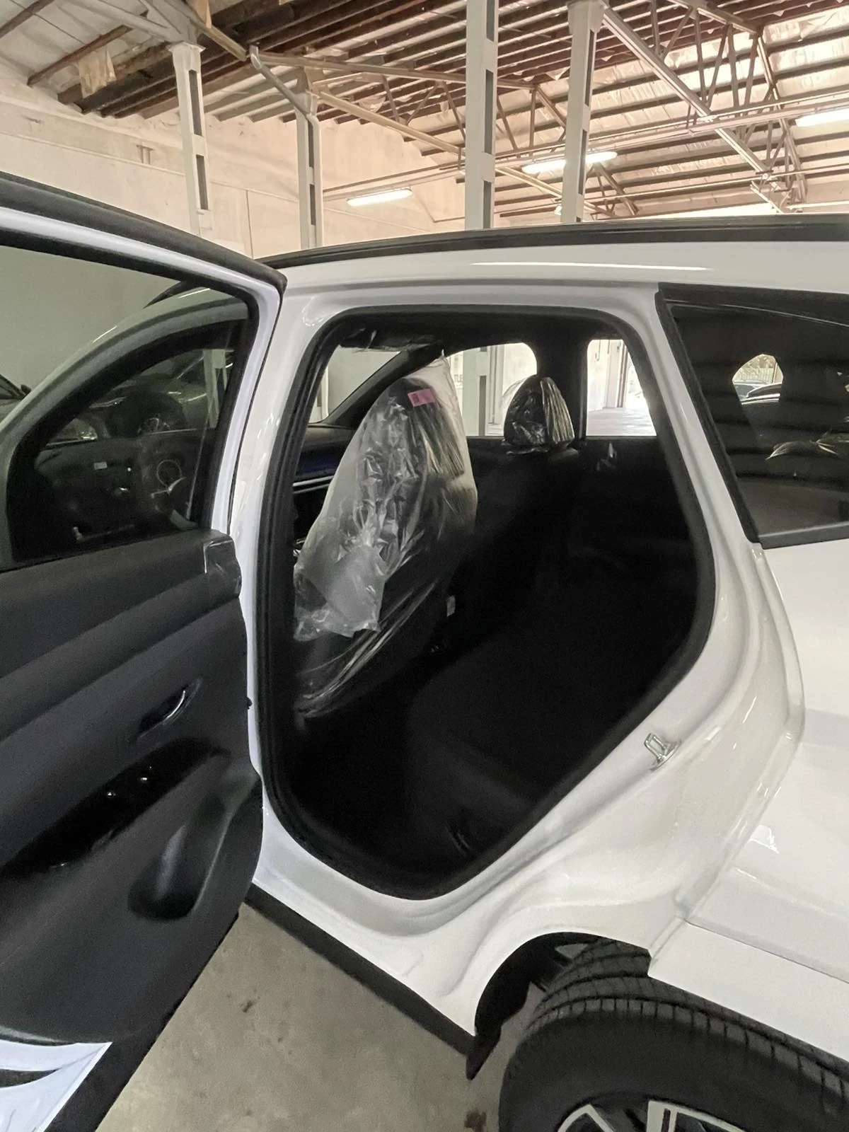 Hyundai Tucson N line/Гаранция/камера/дистр/подгрев/ФУЛЛ!!!, снимка 14 - Автомобили и джипове - 56004545