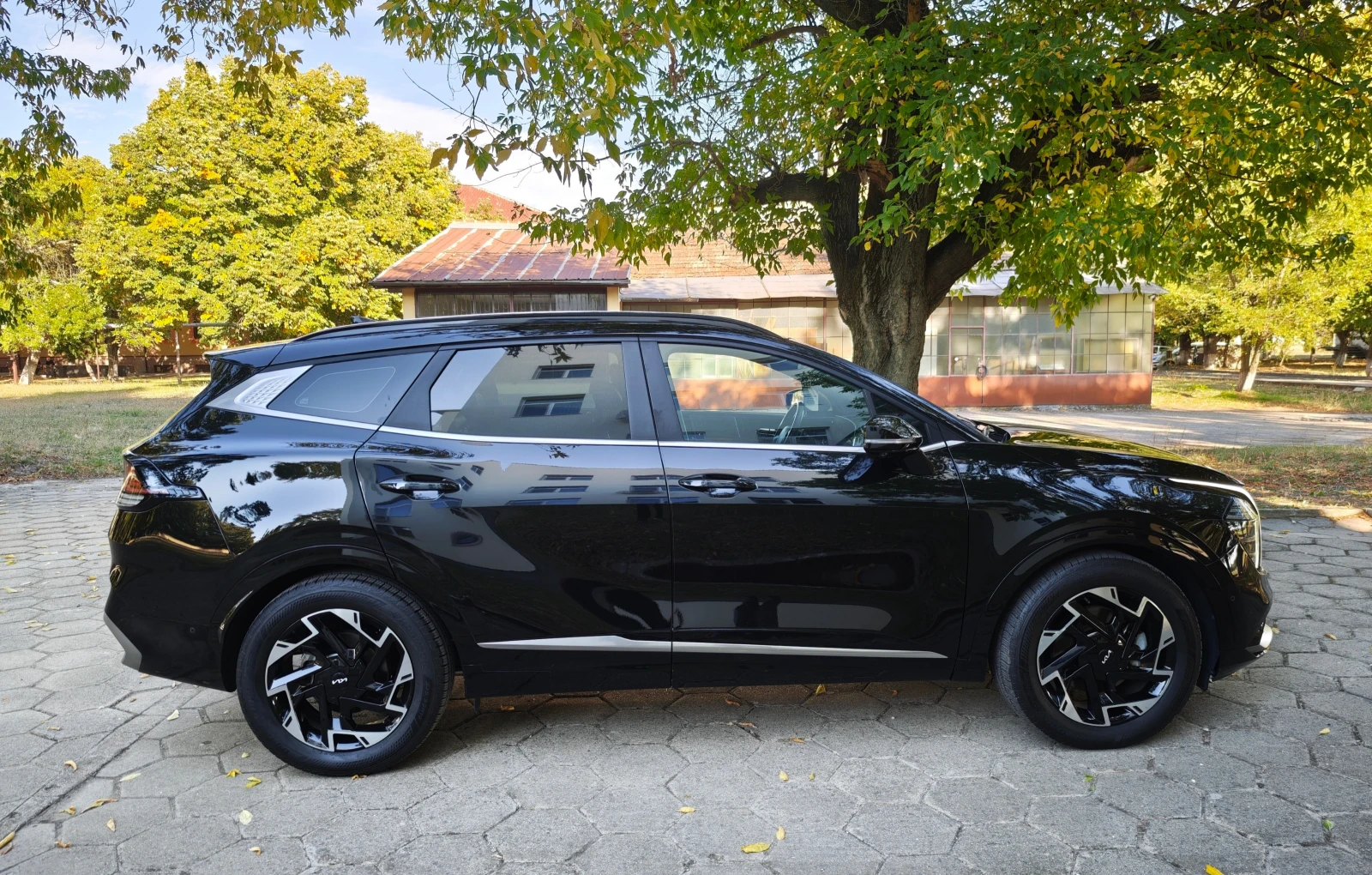 Kia Sportage 2.0, снимка 3 - Автомобили и джипове - 56388604