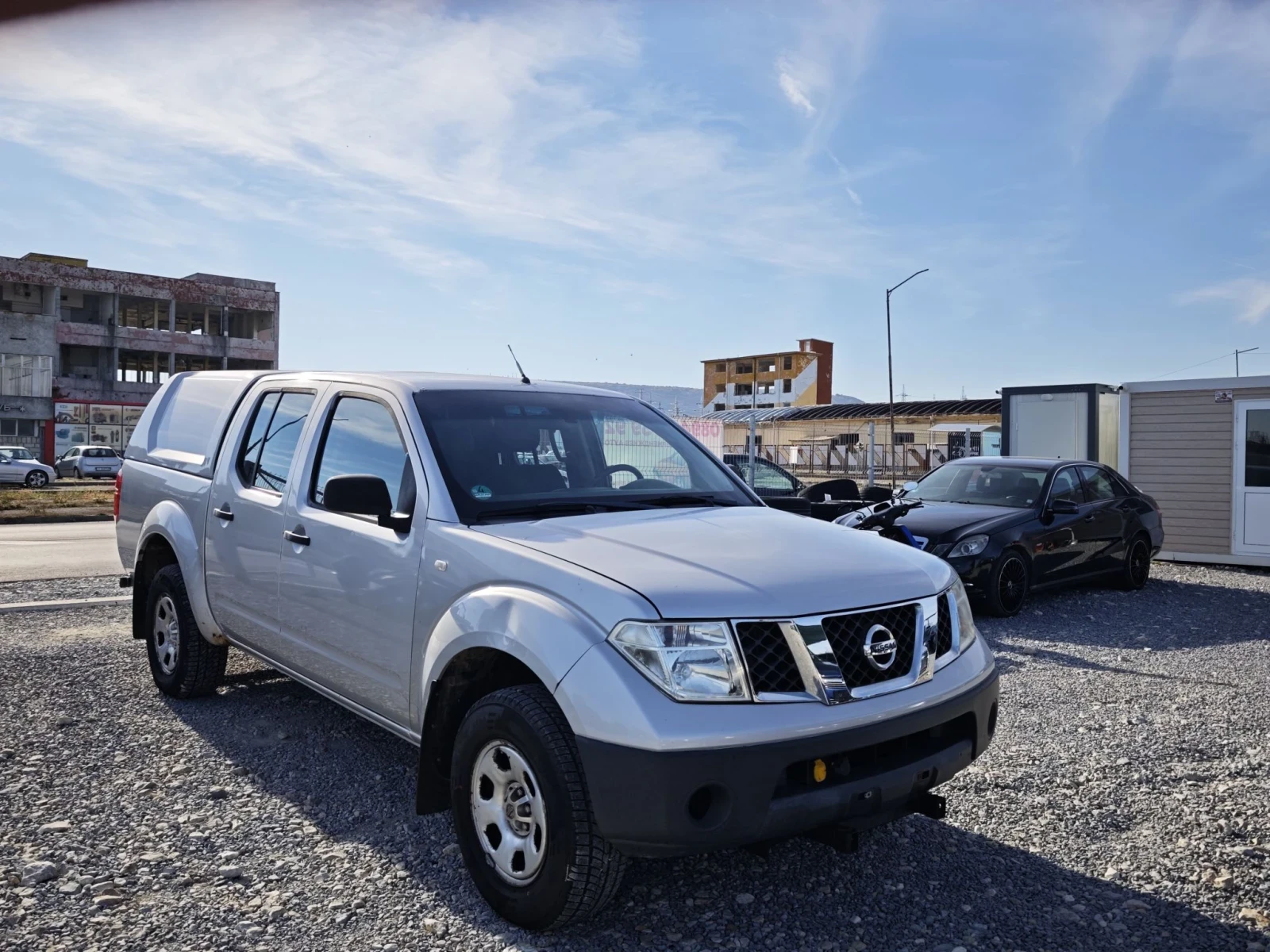 Nissan Navara 2.8, снимка 3 - Автомобили и джипове - 56602337